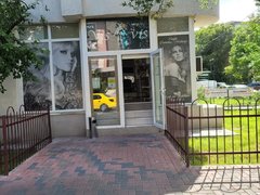 Inchiriez post lucru manichiura, cosmetica, coafor